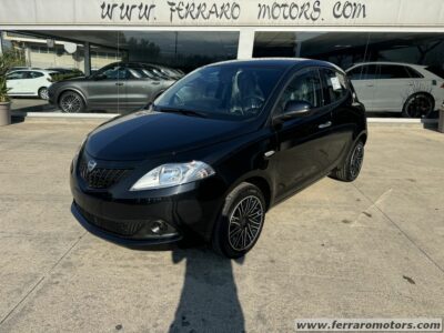 LANCIA YPSILON 1.0 HYBRID SILVER